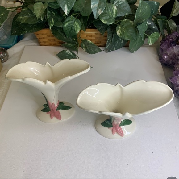 Pair Vintage Pink Flower Ceramic Fan Vases Cornucopia Style MCM 1950s White 7" - Picture 4 of 16